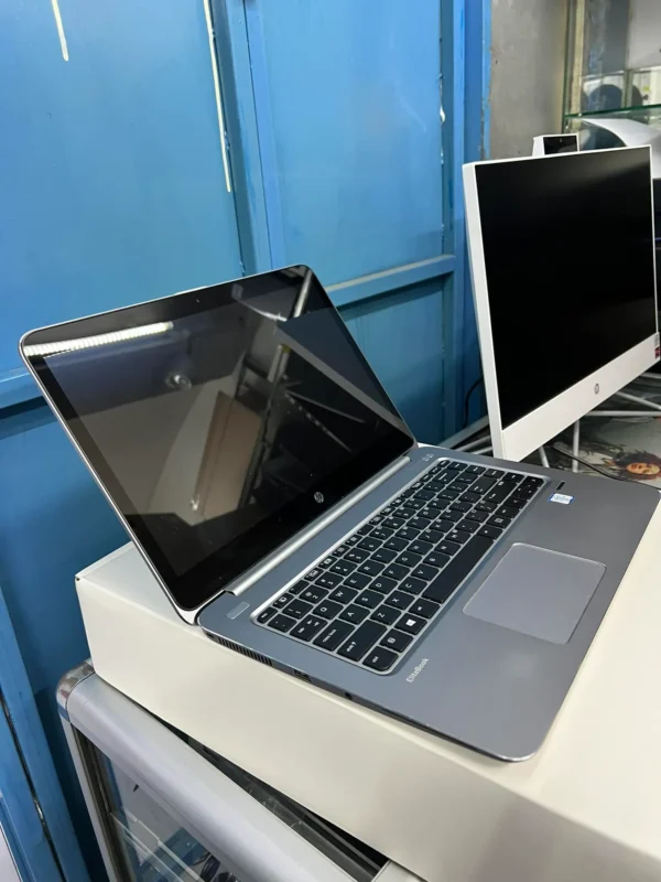 HP 1040 G3 Core i5 laptop